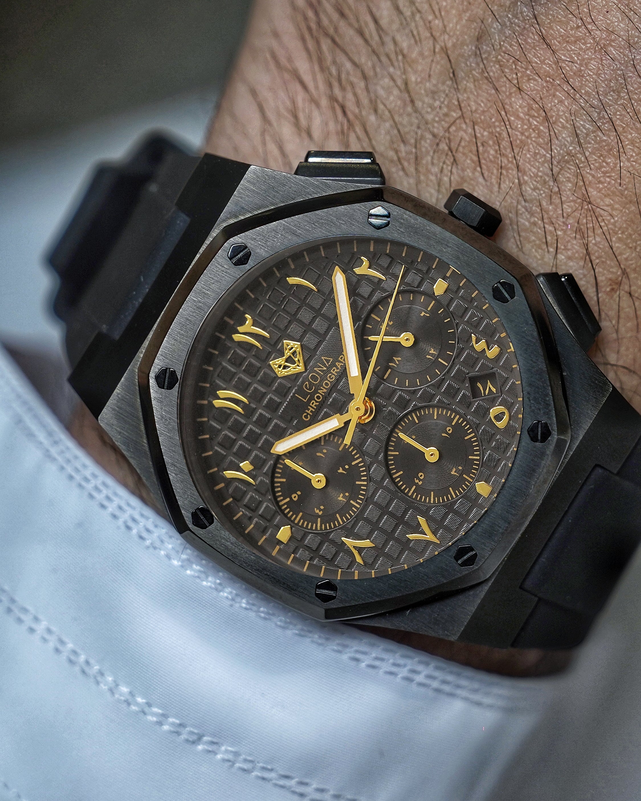 Royal Chronograph Black Edition Gold - Full 316L Steel / Japanese Movement / Waterproof / Sapphire Crystal - Exclusive Collection