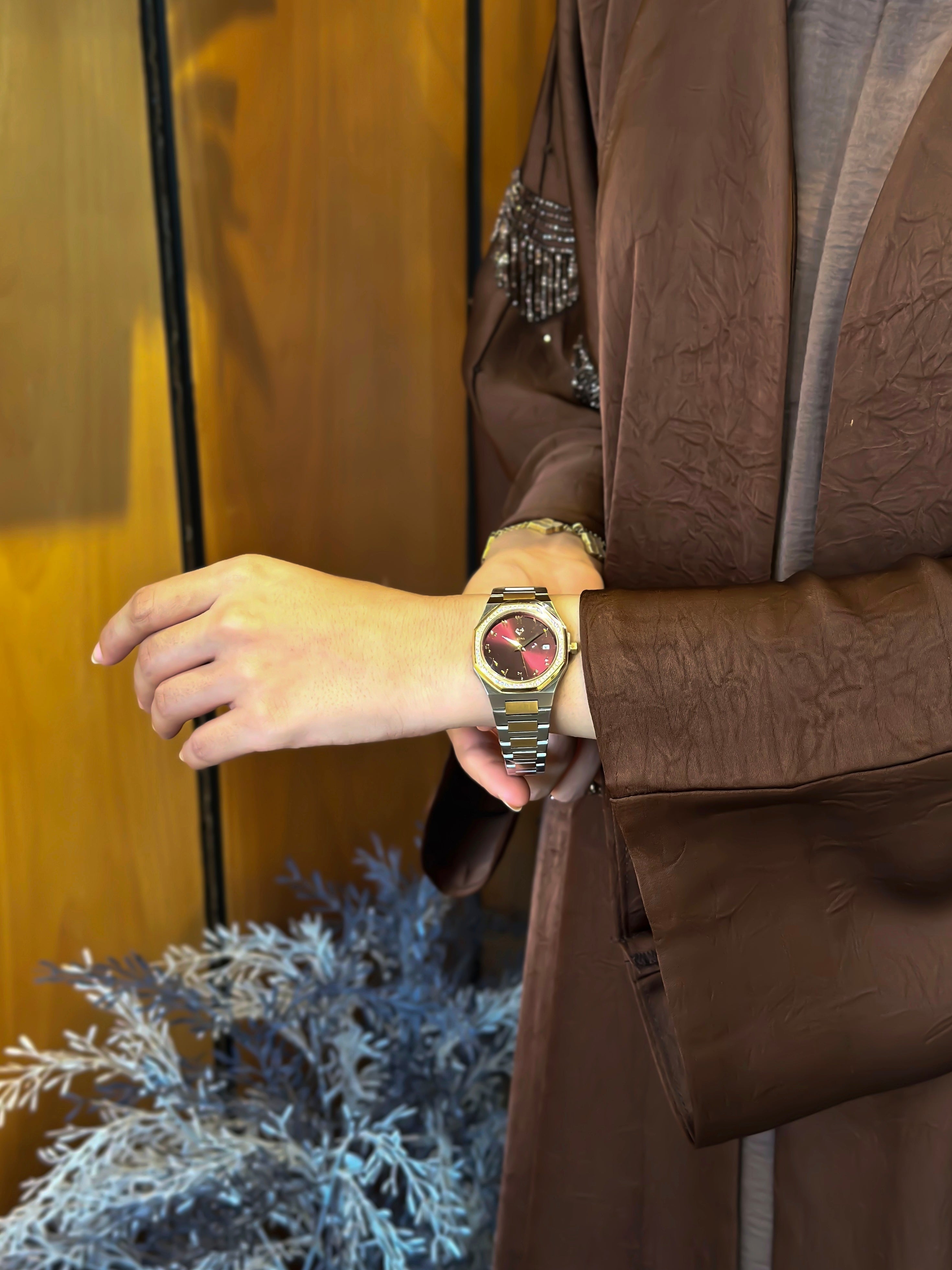 ساعة ماركيز - أرقام عربية / فولاذ 316L مطلي بالذهب الخالص / حركة يابانية من سيتيزين / مقاومة للماء / كريستال مضاد للخدش والكسر