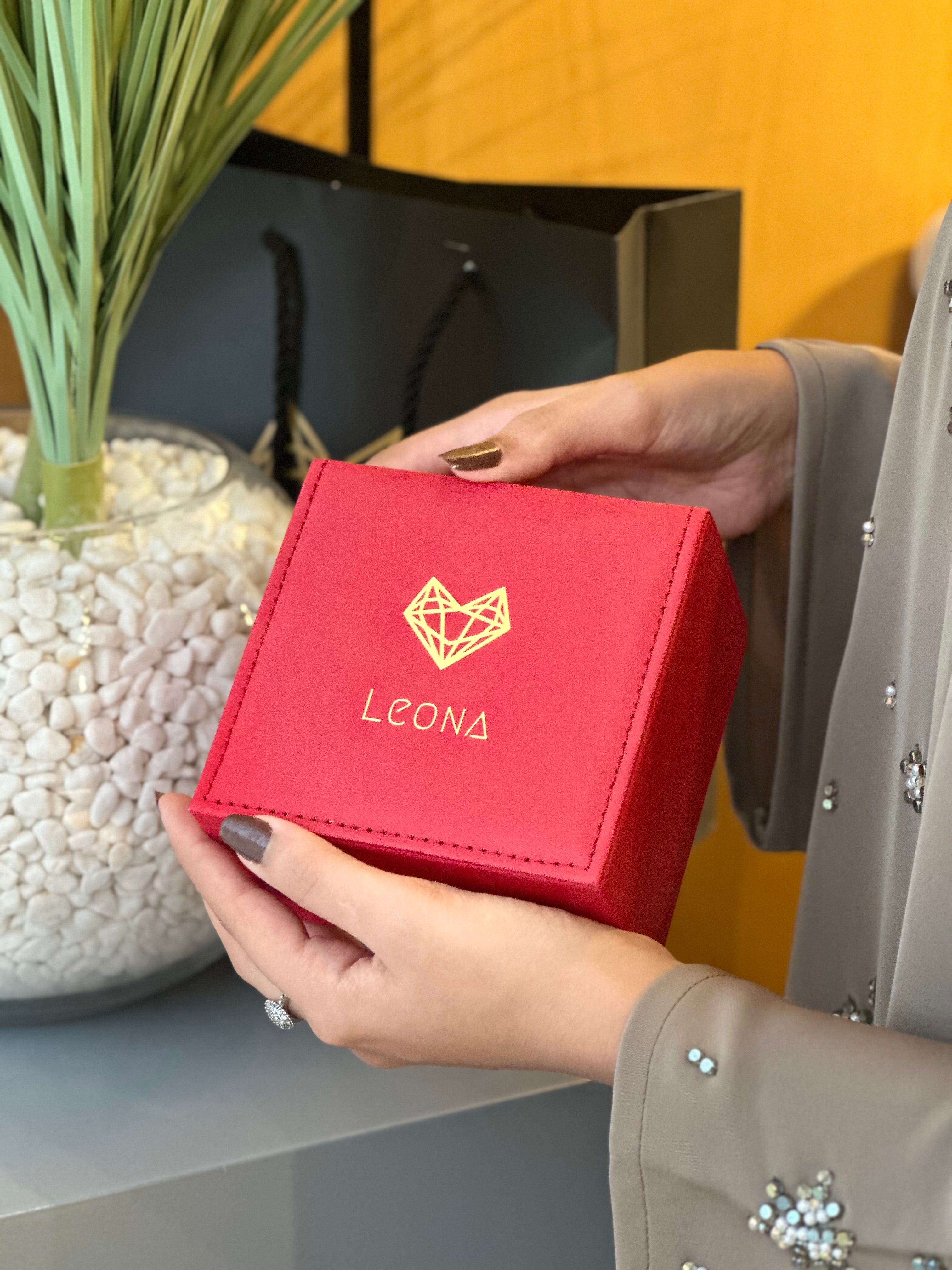 ساعة ماركيز - أرقام عربية / فولاذ 316L مطلي بالذهب الخالص / حركة يابانية من سيتيزين / مقاومة للماء / كريستال مضاد للخدش والكسر