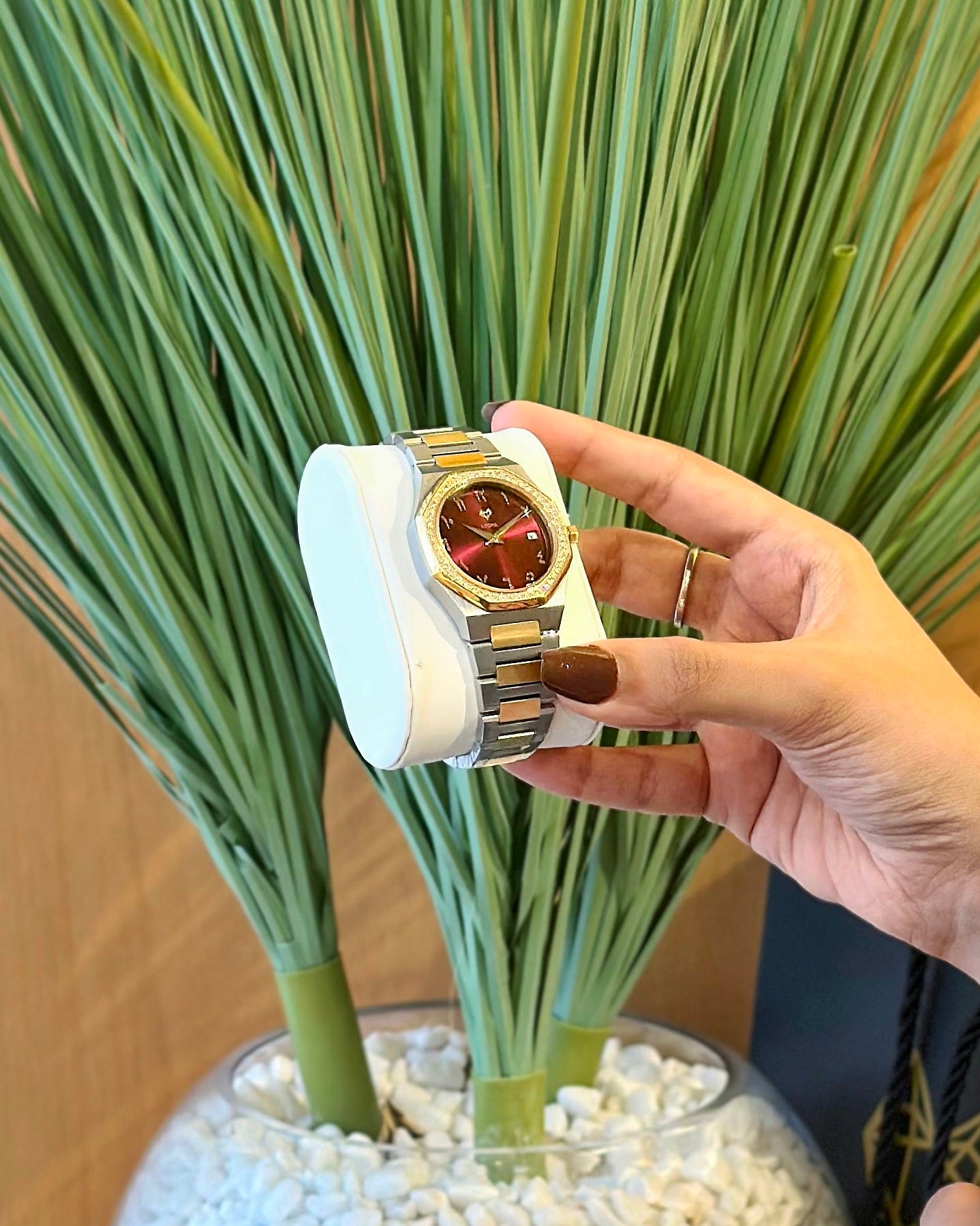 ساعة ماركيز - أرقام عربية / فولاذ 316L مطلي بالذهب الخالص / حركة يابانية من سيتيزين / مقاومة للماء / كريستال مضاد للخدش والكسر