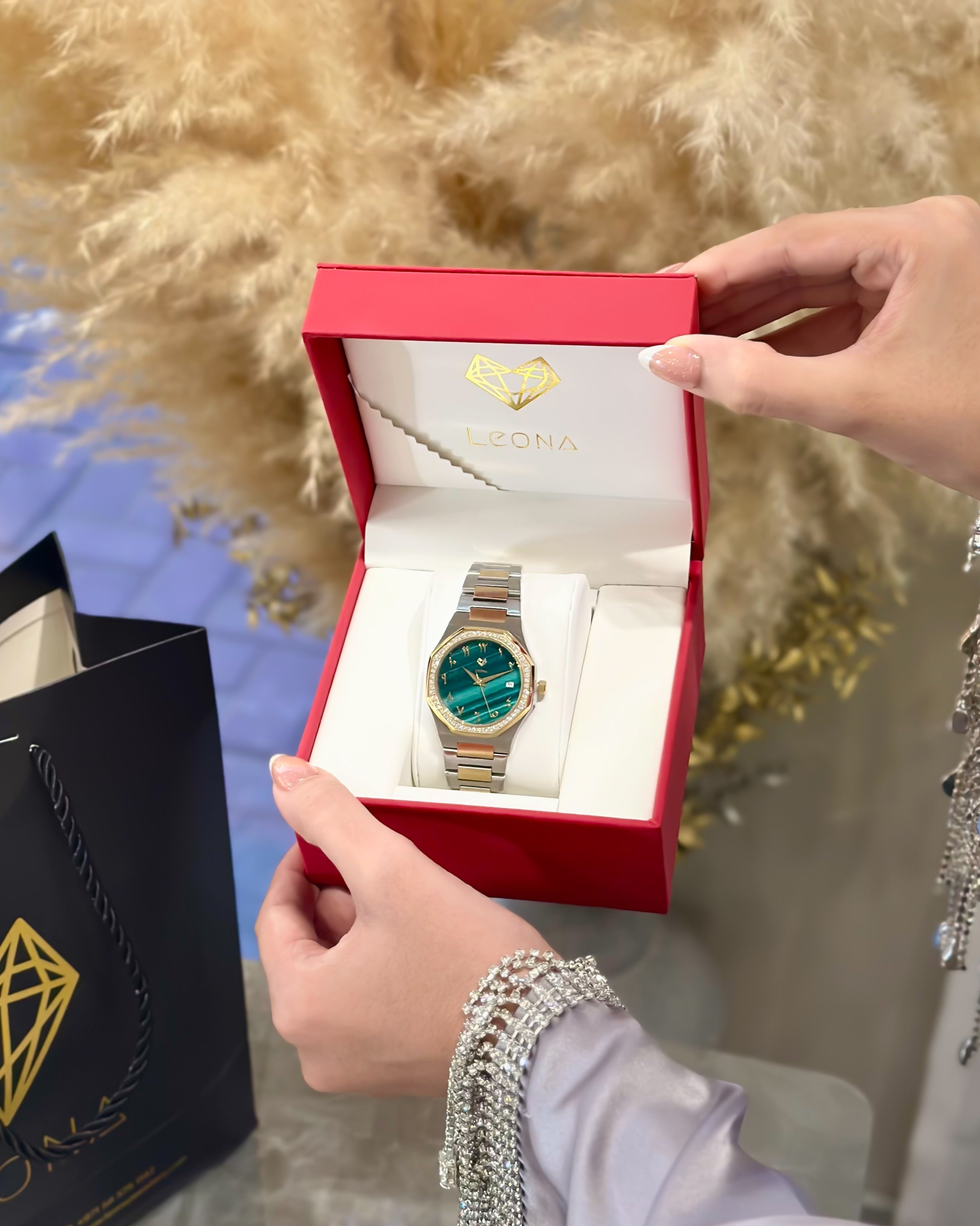 ساعة ماركيز - أرقام عربية / فولاذ 316L مطلي بالذهب الخالص / حركة يابانية من سيتيزين / مقاومة للماء / كريستال مضاد للخدش والكسر