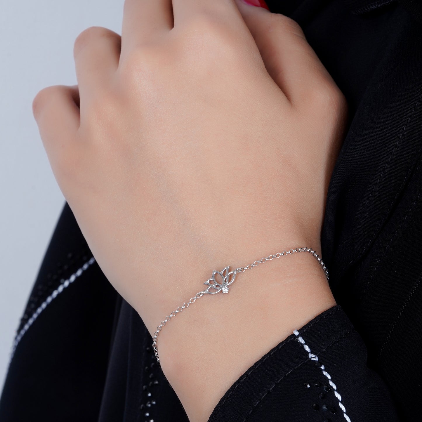 925 Silver Dainty Lotus Bracelet (Silver)