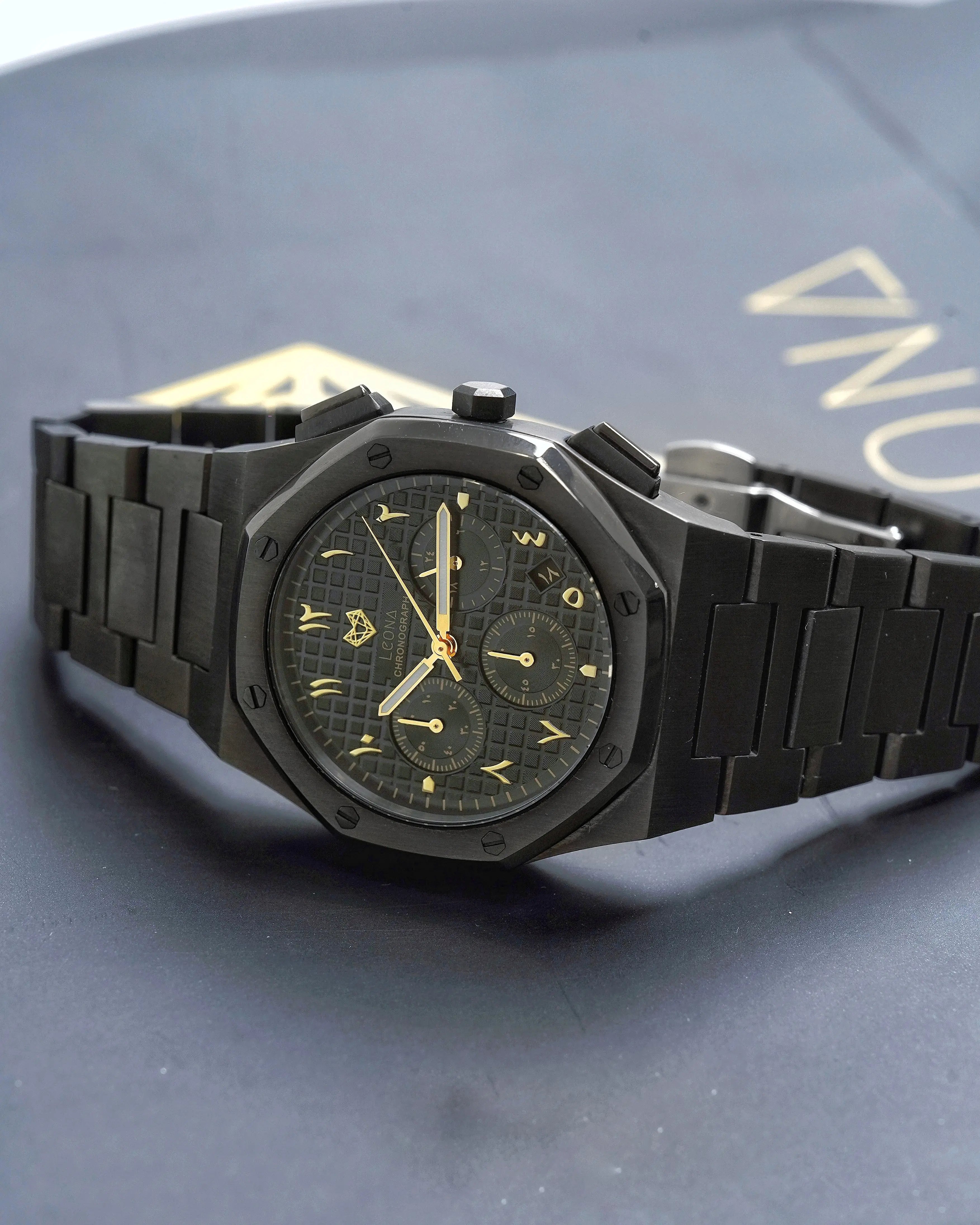 Royal Chronograph Black Edition Gold - Exclusive Collection
