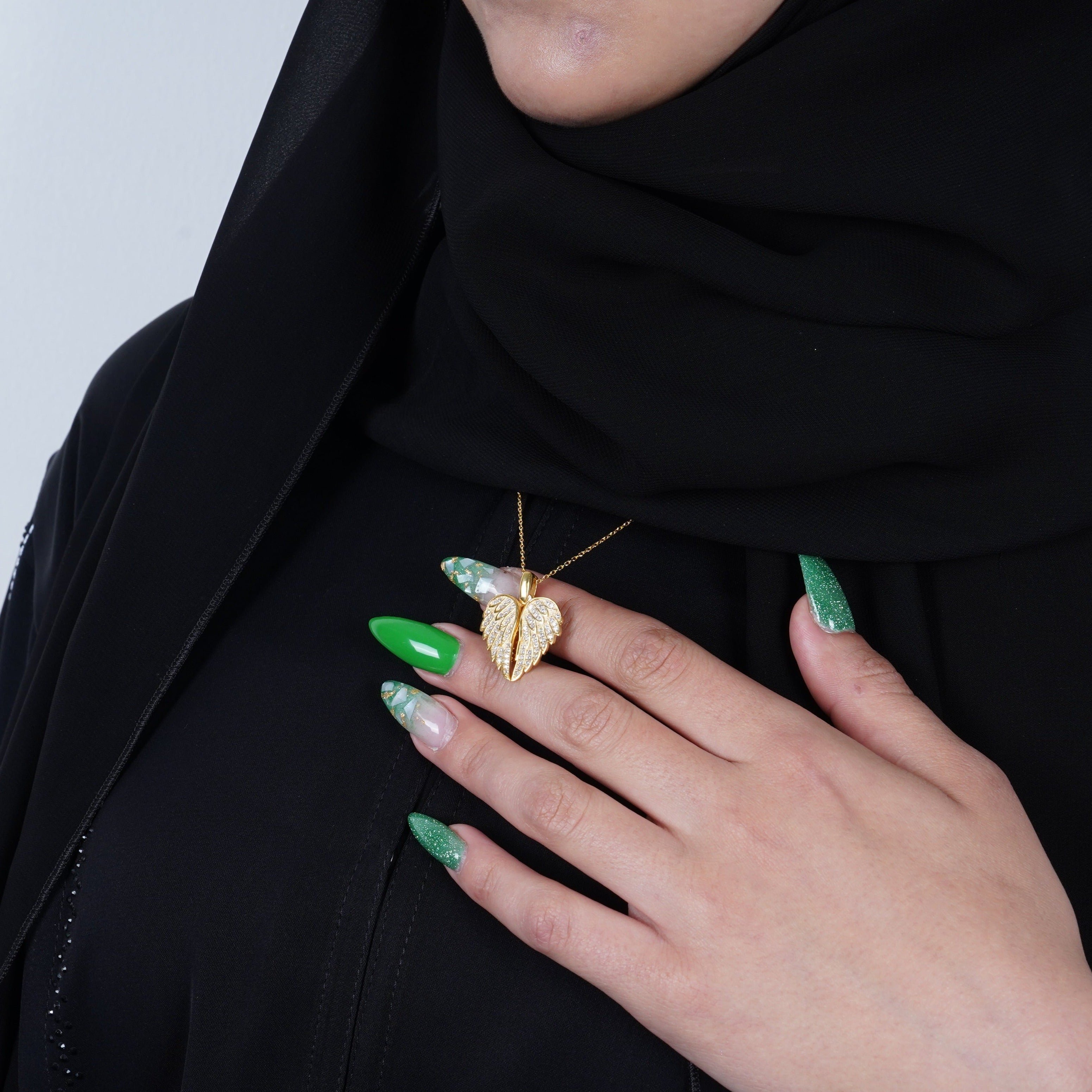 18K Pure Gold Personalized Custom Angel Wings Name Necklace (White Stones) - Leona Jewelry