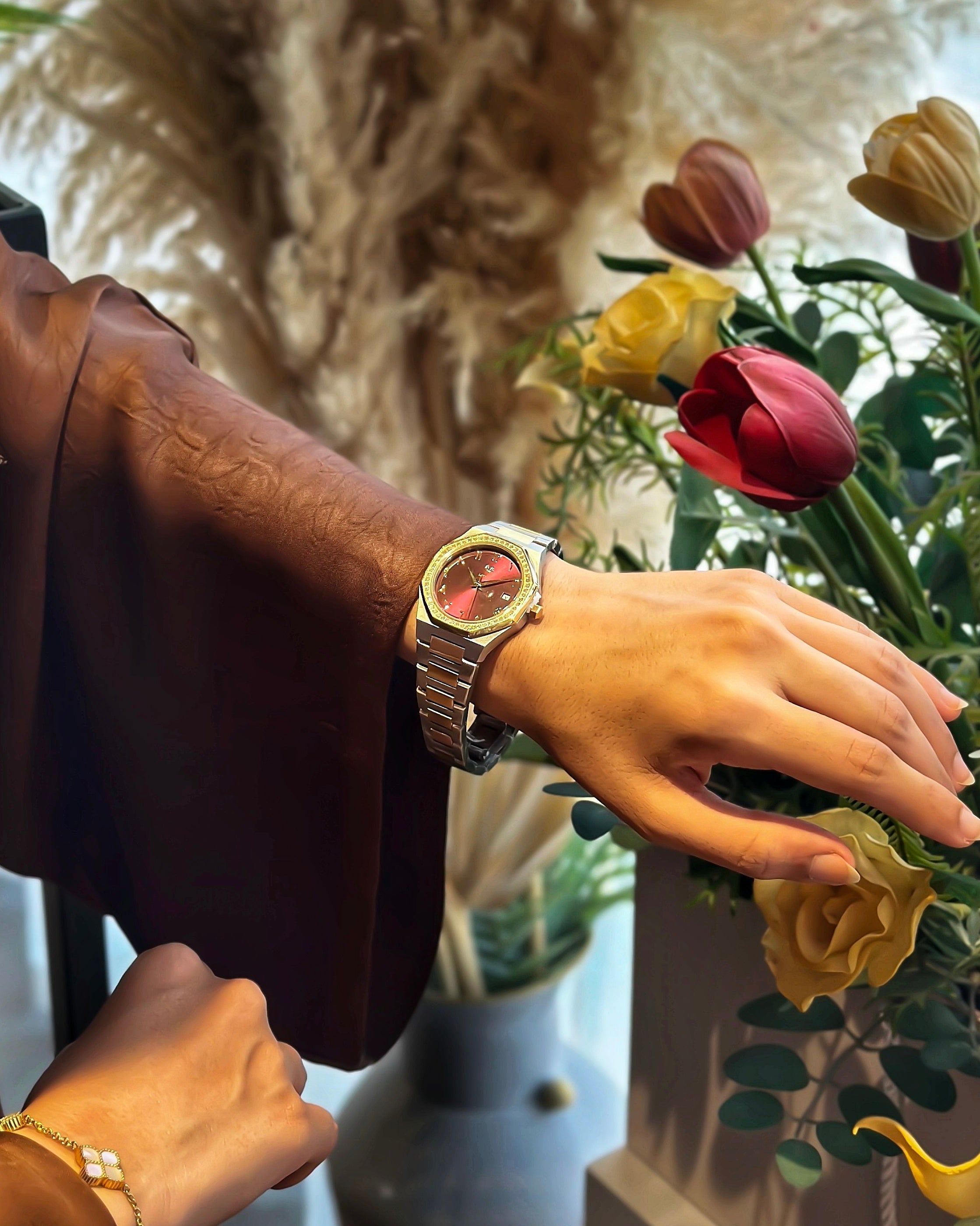 ساعة ماركيز - أرقام عربية / فولاذ 316L مطلي بالذهب الخالص / حركة يابانية من سيتيزين / مقاومة للماء / كريستال مضاد للخدش والكسر