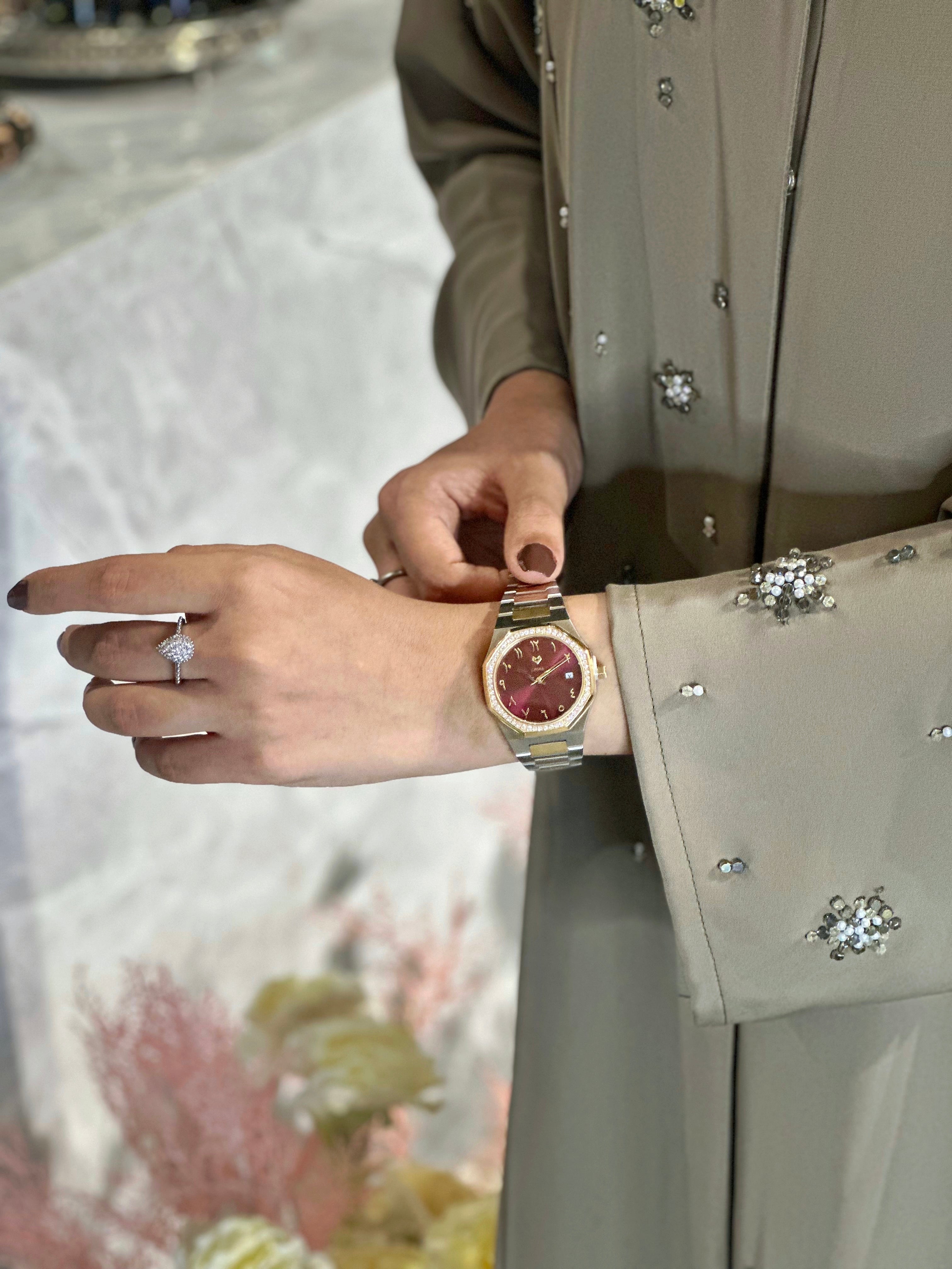 ساعة ماركيز - أرقام عربية / فولاذ 316L مطلي بالذهب الخالص / حركة يابانية من سيتيزين / مقاومة للماء / كريستال مضاد للخدش والكسر