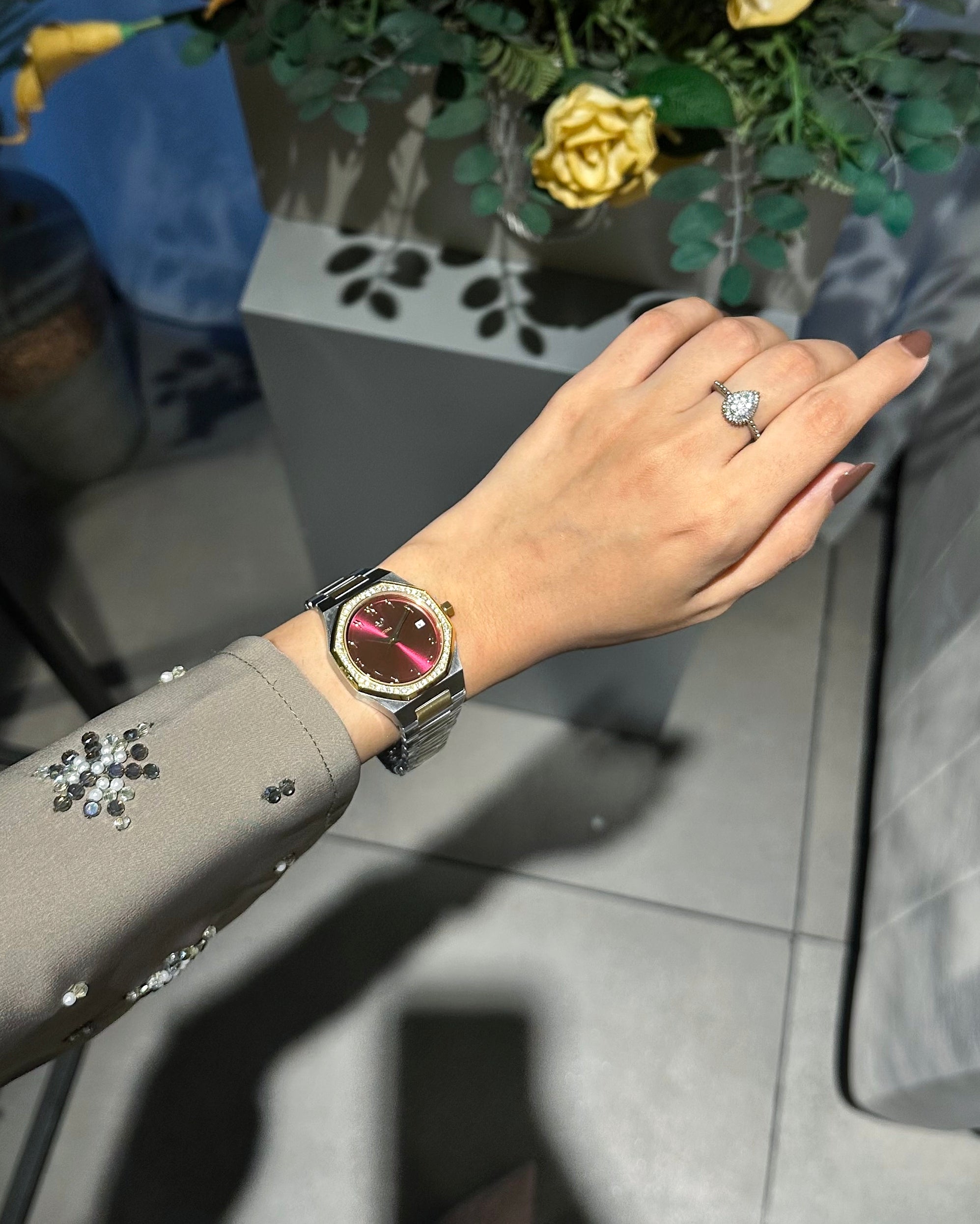 ساعة ماركيز - أرقام عربية / فولاذ 316L مطلي بالذهب الخالص / حركة يابانية من سيتيزين / مقاومة للماء / كريستال مضاد للخدش والكسر