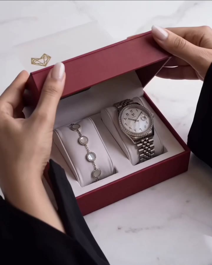 Opening the red box with Perla inside