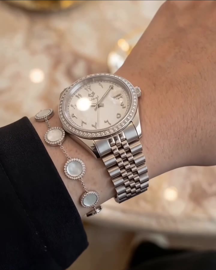 Perla on the wrist