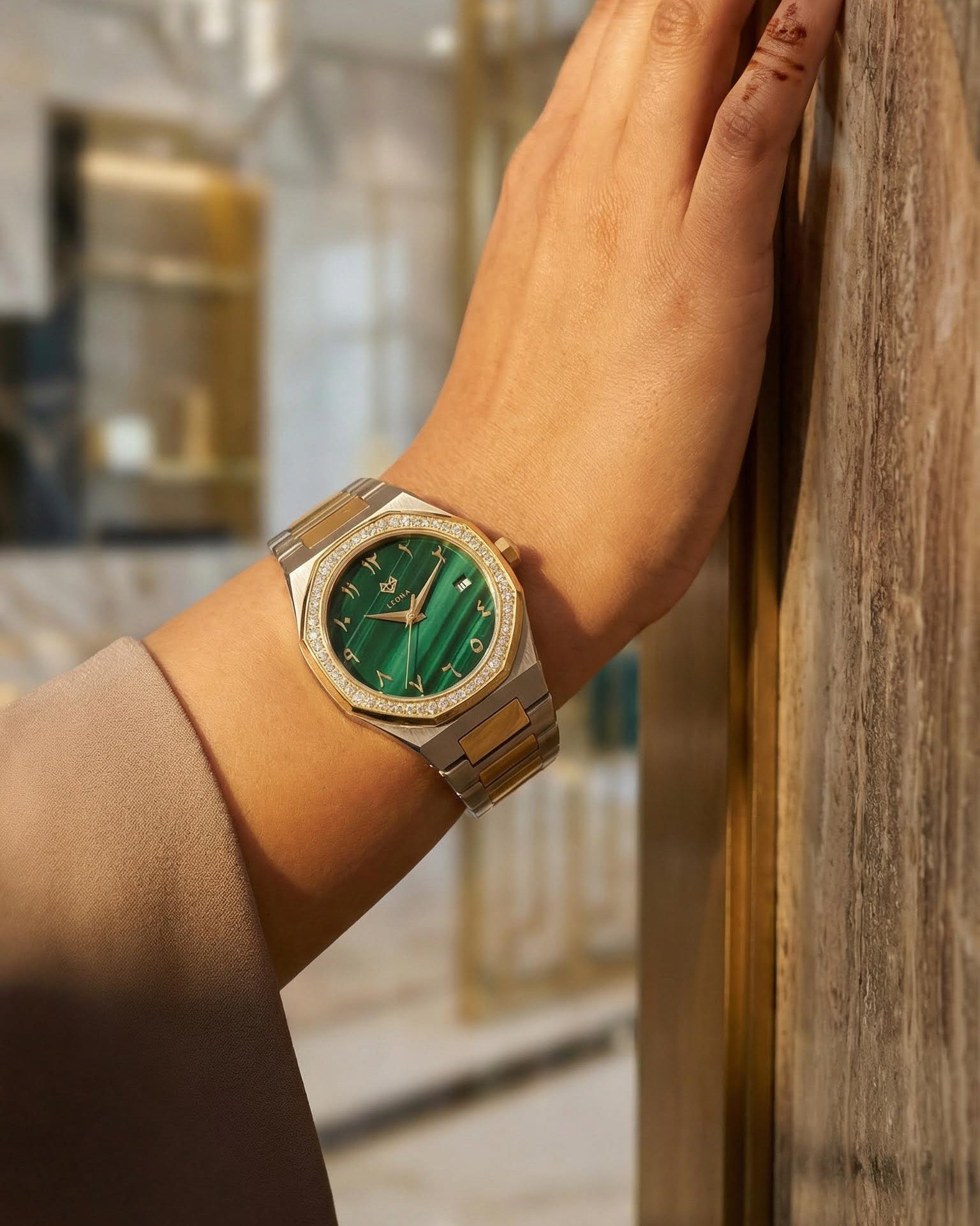 ساعة ماركيز - أرقام عربية / فولاذ 316L مطلي بالذهب الخالص / حركة يابانية من سيتيزين / مقاومة للماء / كريستال مضاد للخدش والكسر