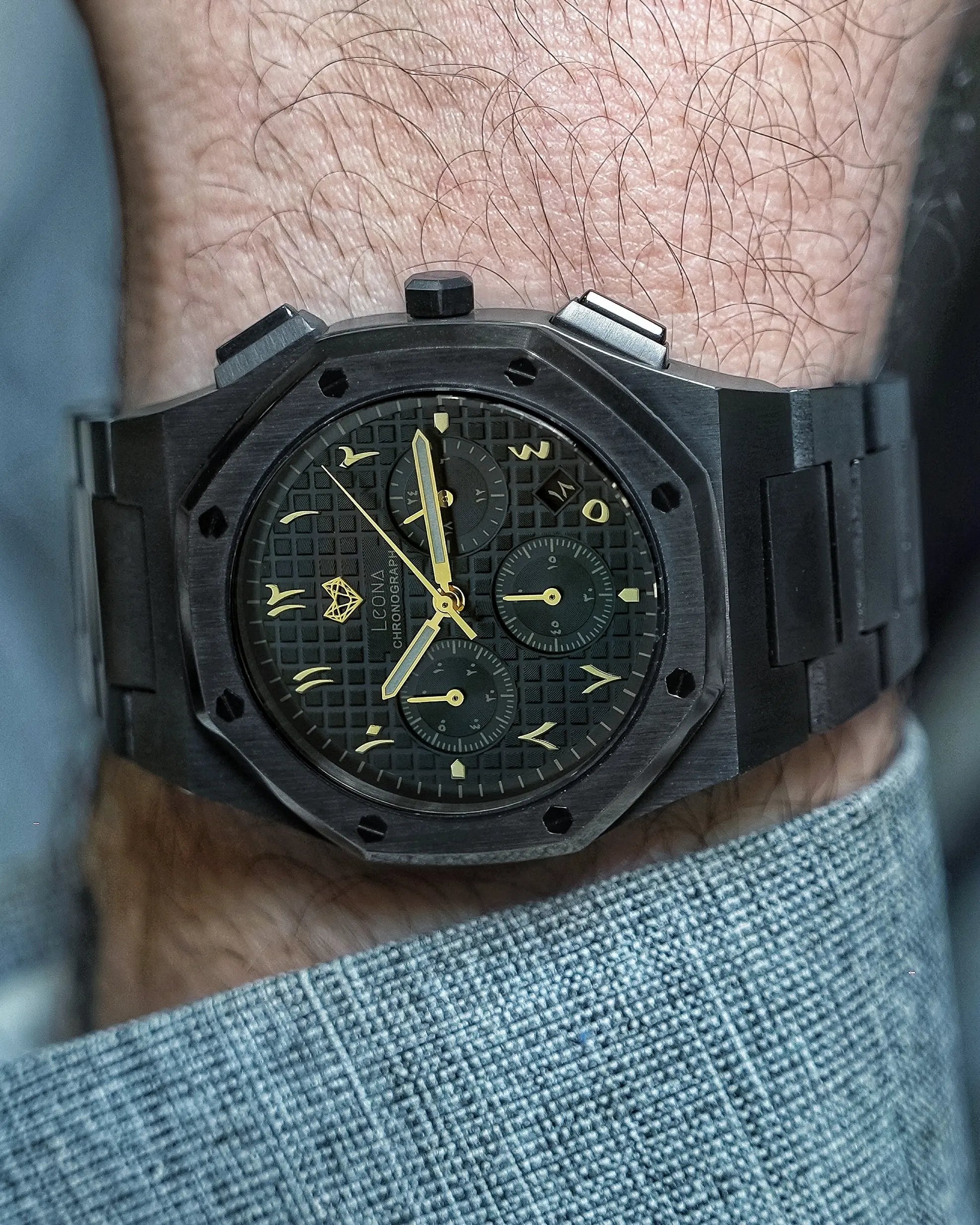 Royal Chronograph Black Edition Gold - Exclusive Collection