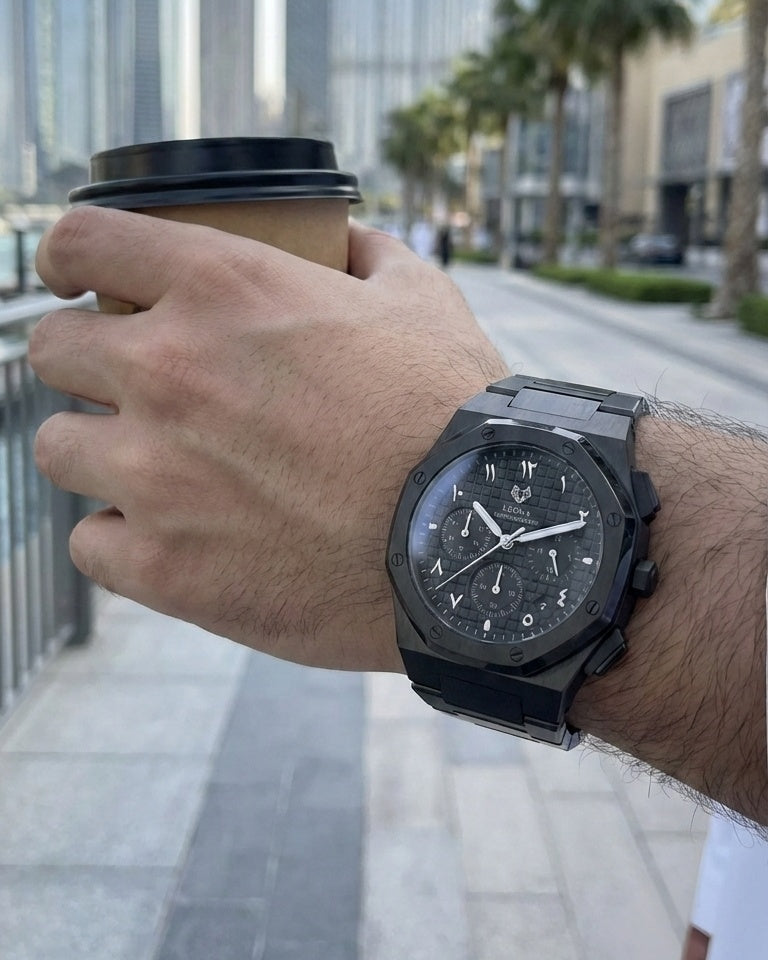 رويال كرونوجراف بلاك إيديشين فضي – فولاذ 316L بالكامل / حركة يابانية من سيكو / مضادة للماء 50 متر / كريستال ياقوتي مضاد للخدش والكسر - المجموعة الحصرية