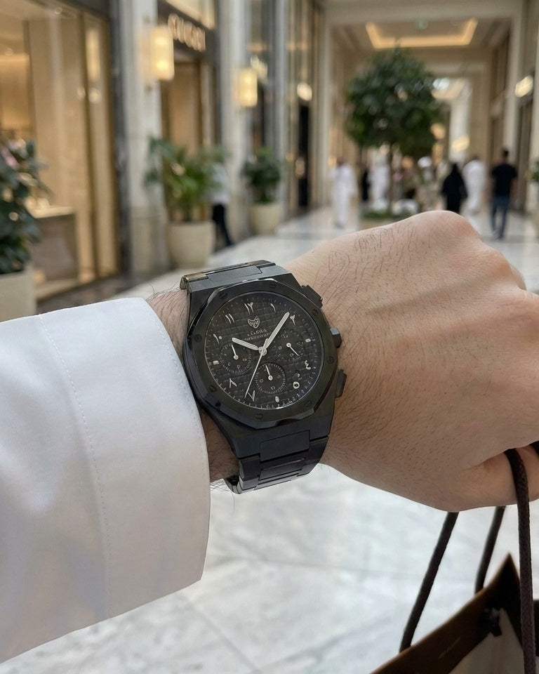 رويال كرونوجراف بلاك إيديشين فضي – فولاذ 316L بالكامل / حركة يابانية من سيكو / مضادة للماء 50 متر / كريستال ياقوتي مضاد للخدش والكسر - المجموعة الحصرية